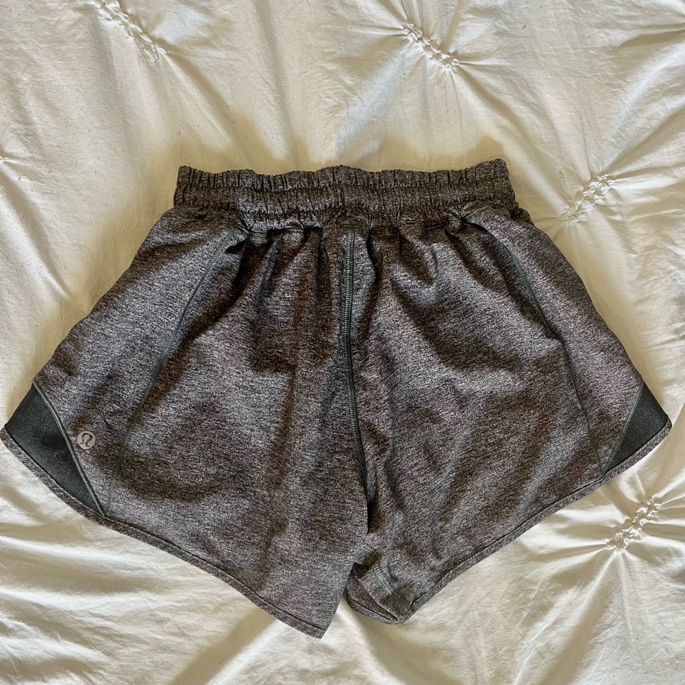 Lululemon Hotty Hot Low-Rise Short 4” Heather Lux Multi Black/ Heathered Black